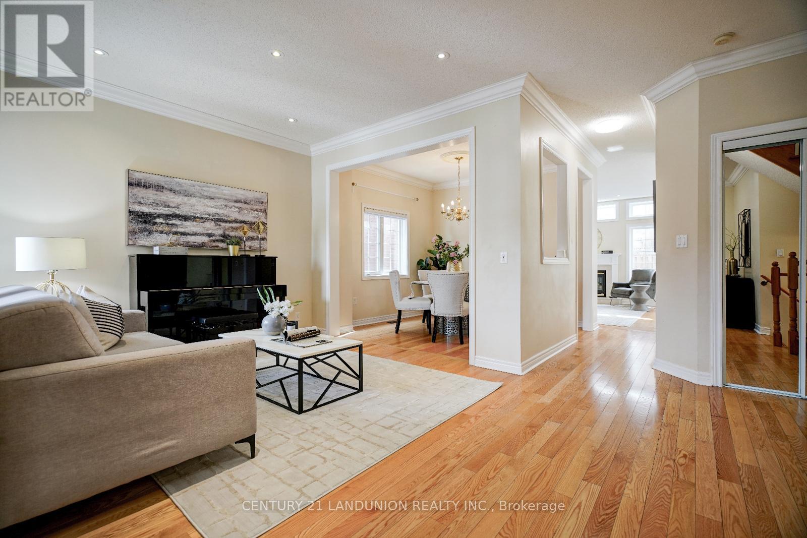 17 Monaco Crescent, Richmond Hill, Ontario  L4S 1X6 - Photo 5 - N12942728