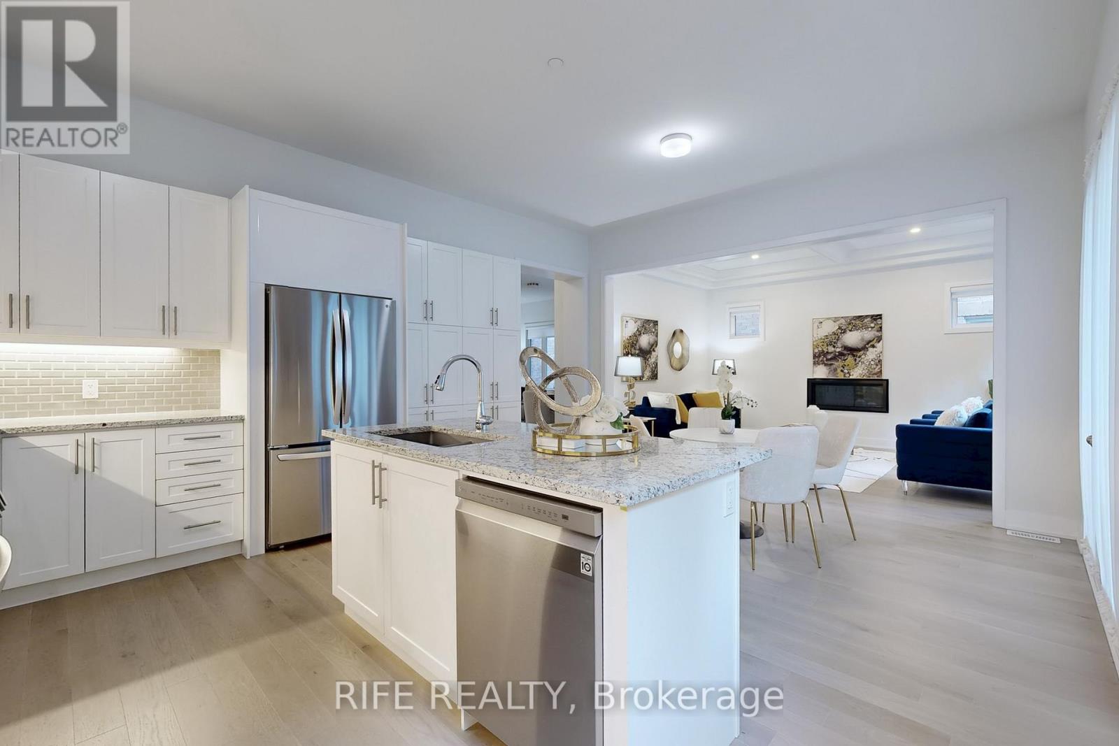 234 Sikura Circle, Aurora, Ontario  L4G 3Y8 - Photo 19 - N12942742