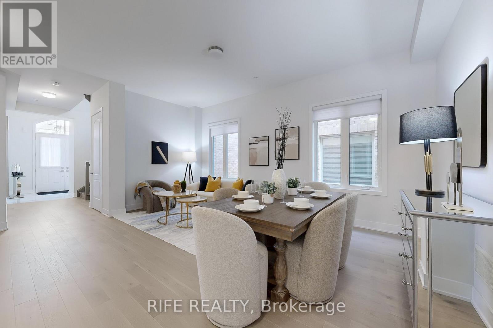 234 Sikura Circle, Aurora, Ontario  L4G 3Y8 - Photo 9 - N12942742