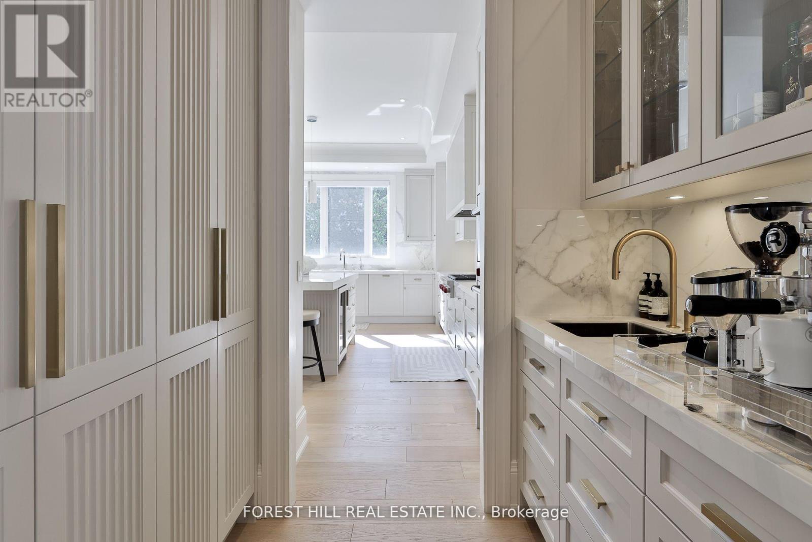 84 Botfield Avenue, Toronto, Ontario  M9B 4E4 - Photo 10 - W12942768