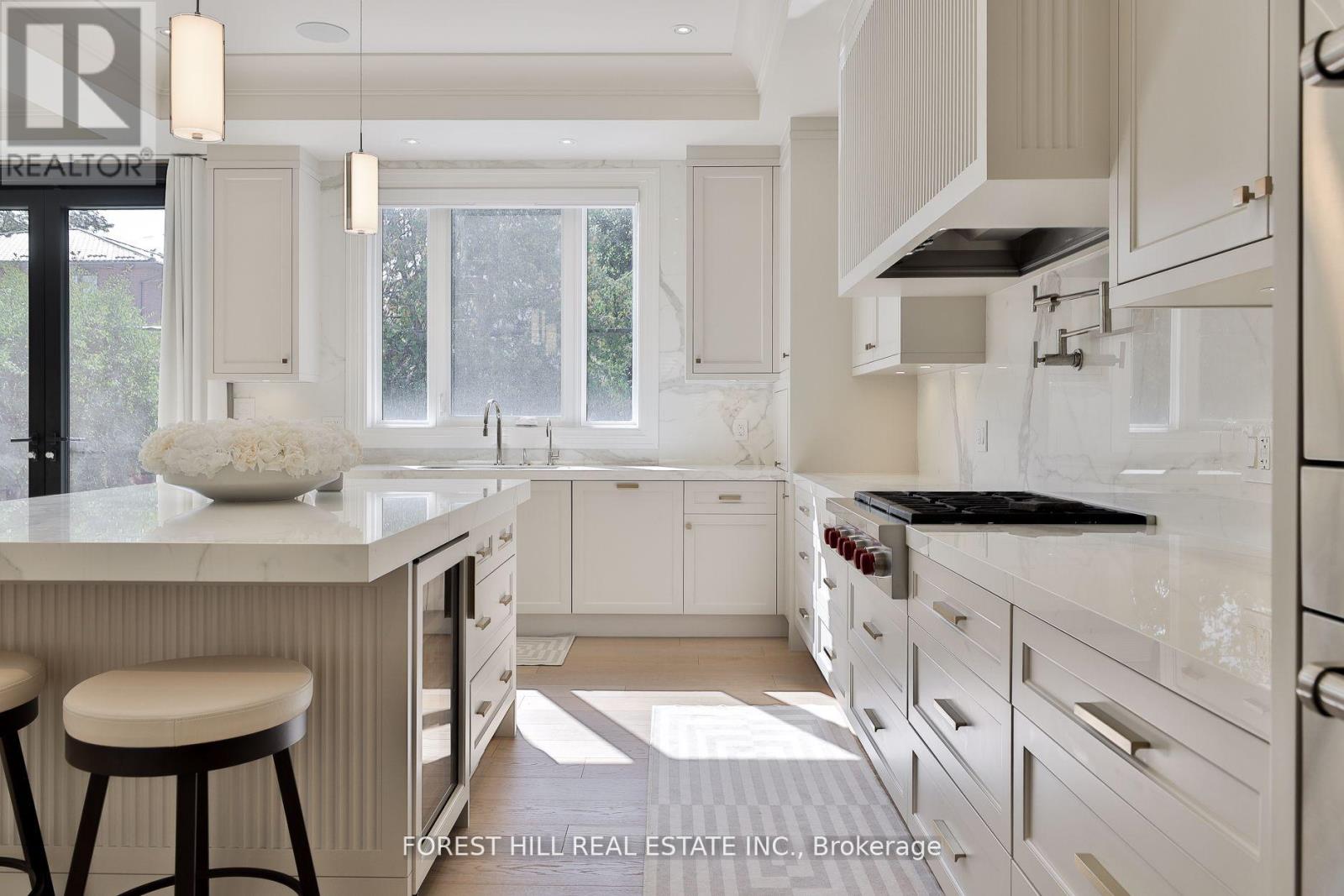 84 Botfield Avenue, Toronto, Ontario  M9B 4E4 - Photo 12 - W12942768