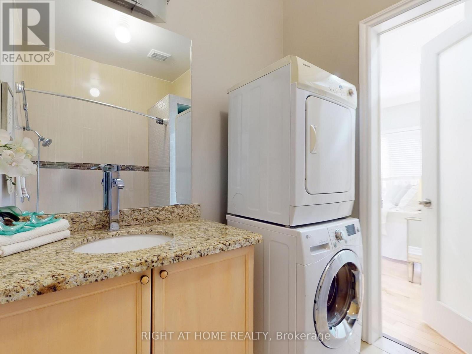 3585 Stonecutter Crescent, Mississauga, Ontario  L5M 7N7 - Photo 18 - W12942770