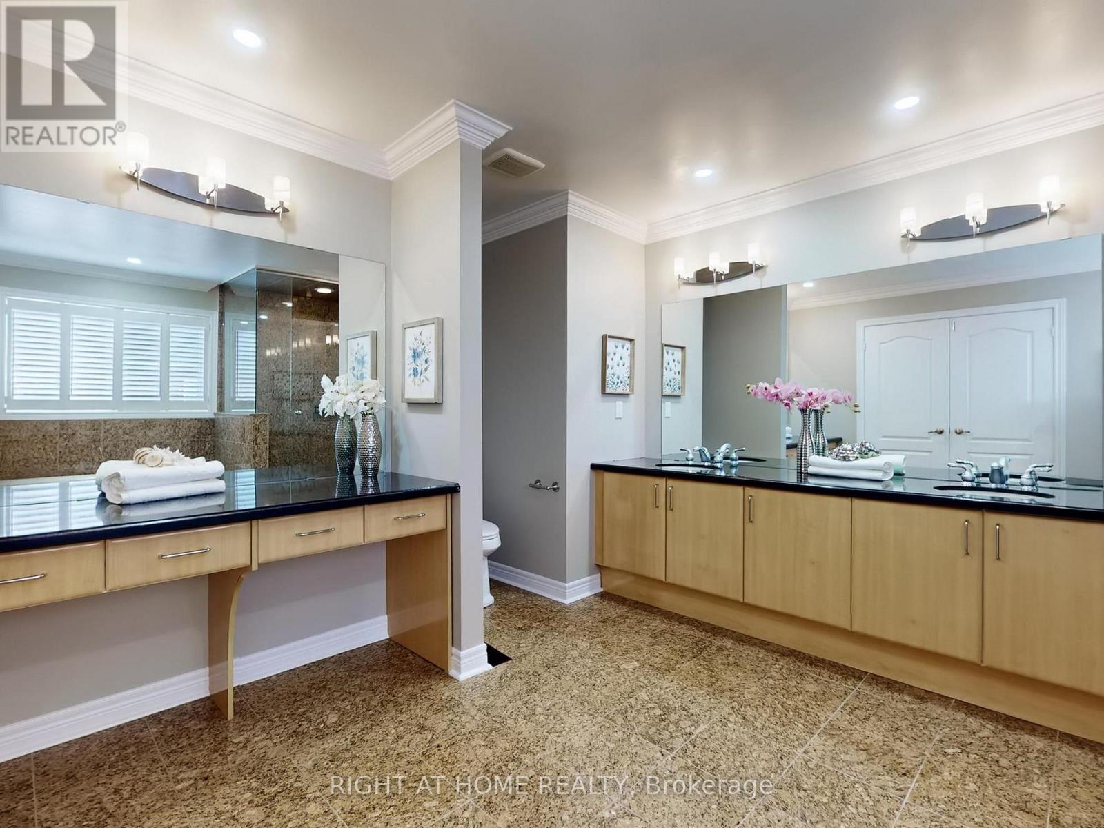 3585 Stonecutter Crescent, Mississauga, Ontario  L5M 7N7 - Photo 31 - W12942770