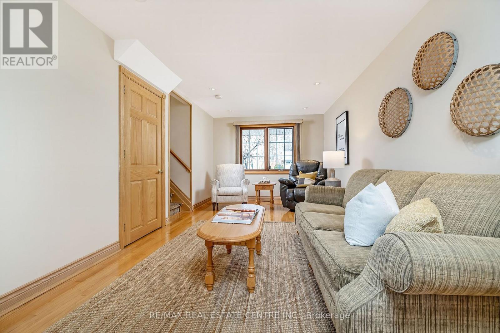 224 White Pines Drive, Burlington, Ontario  L7L 4E7 - Photo 13 - W12942786