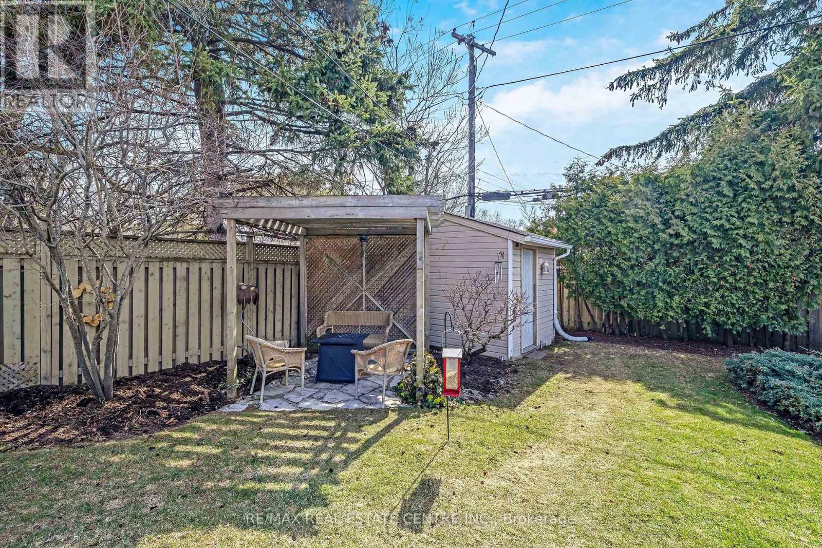 224 White Pines Drive, Burlington, Ontario  L7L 4E7 - Photo 32 - W12942786