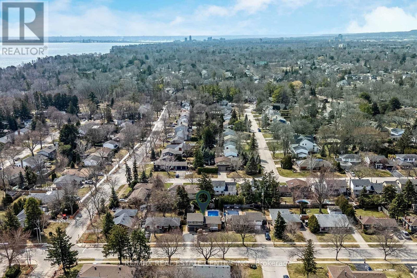 224 White Pines Drive, Burlington, Ontario  L7L 4E7 - Photo 36 - W12942786