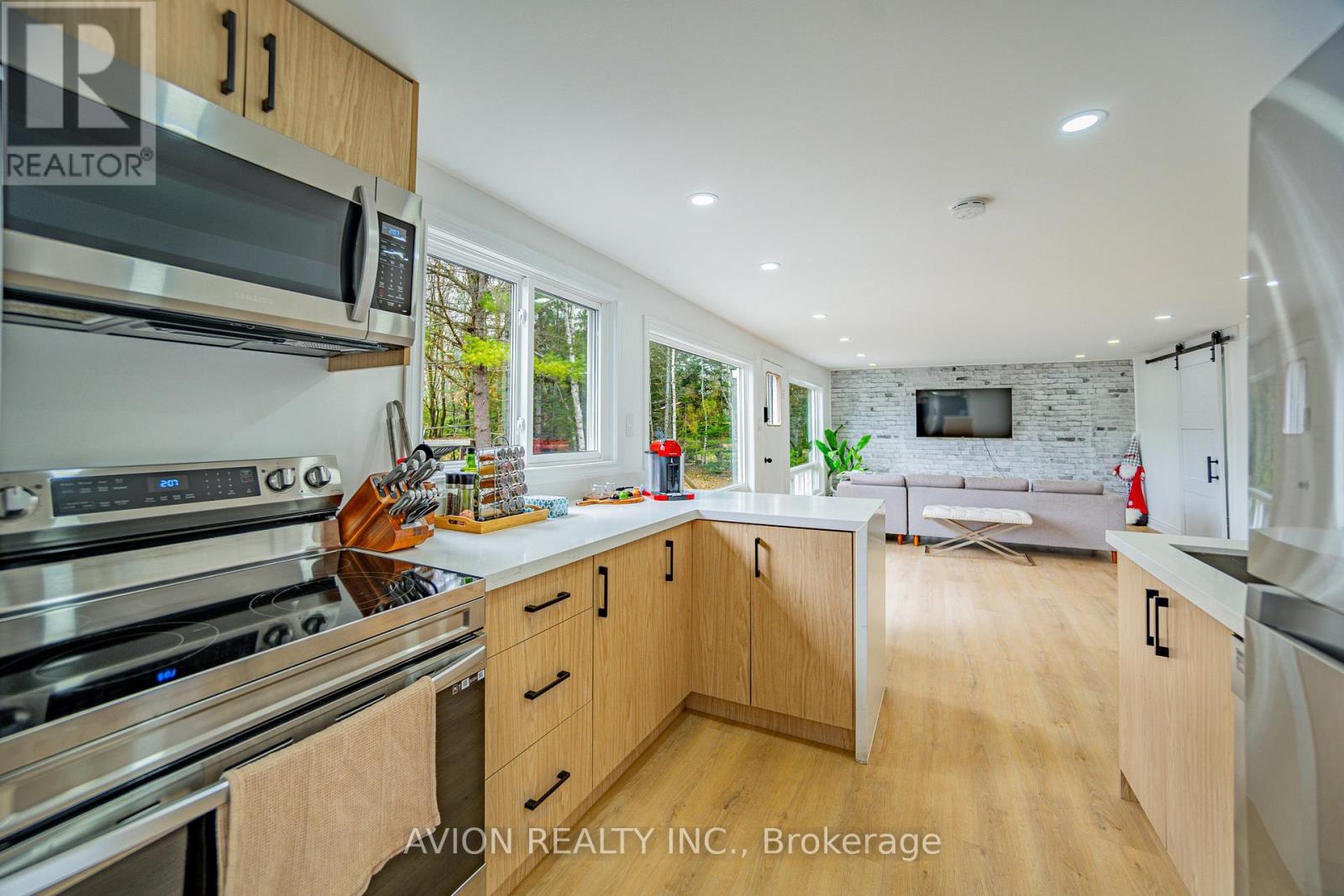 185 Fisher Lake Lane, Kearney, Ontario  P0A 1M0 - Photo 11 - X12942756