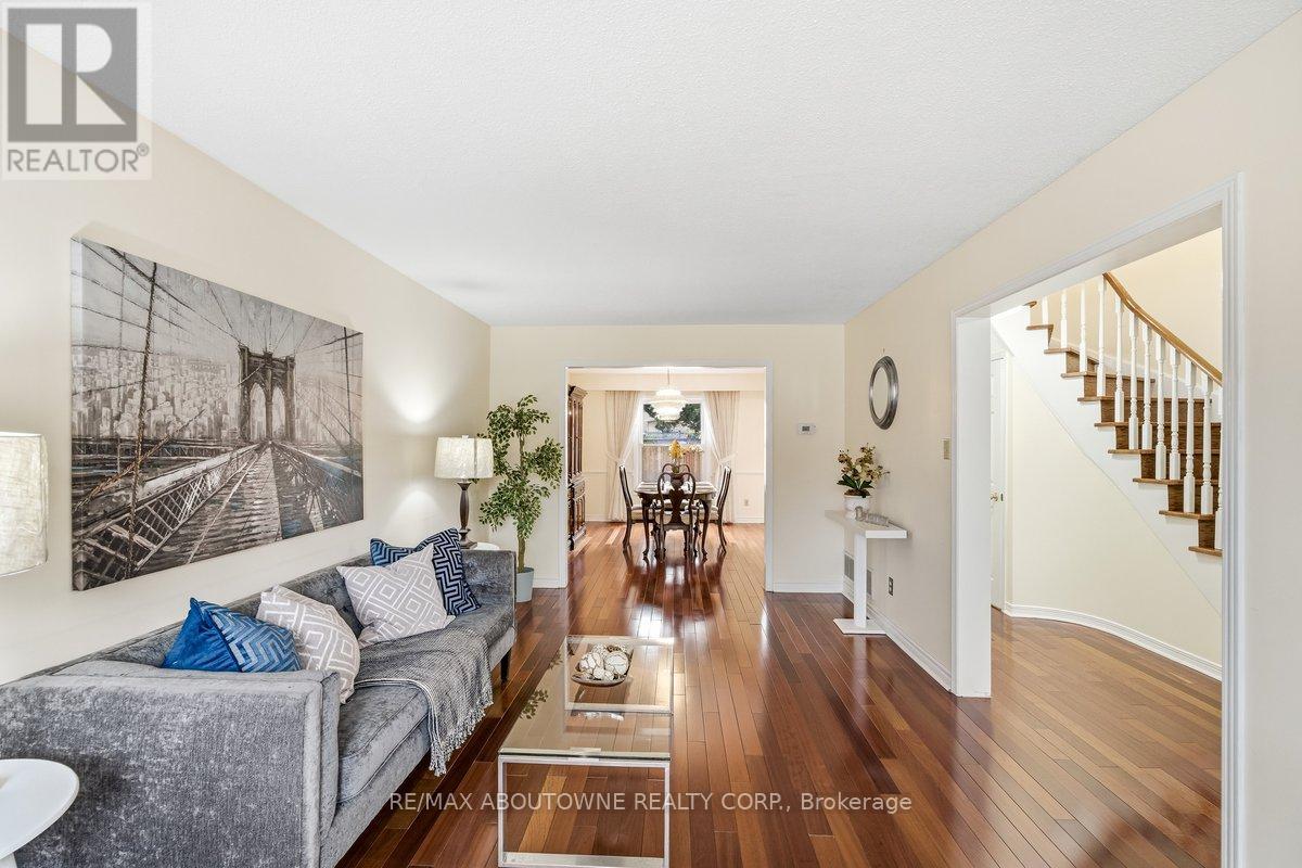 4538 Mayflower Drive, Mississauga, Ontario  L5R 1S3 - Photo 8 - W12942268