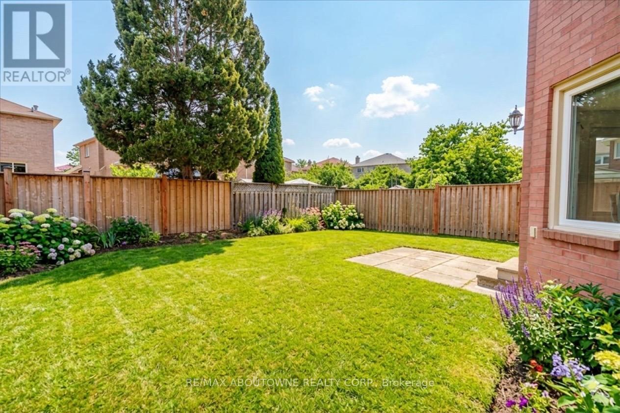 4538 Mayflower Drive, Mississauga, Ontario  L5R 1S3 - Photo 37 - W12942268