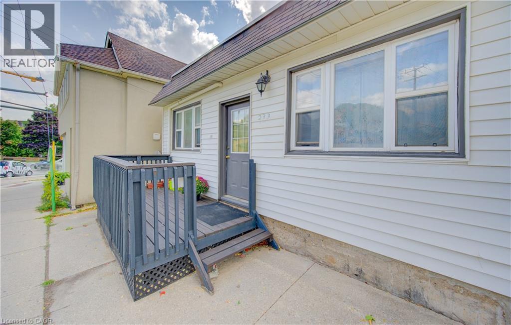 233 Lancaster Street E, Kitchener, Ontario  N2H 1N5 - Photo 2 - 40815911