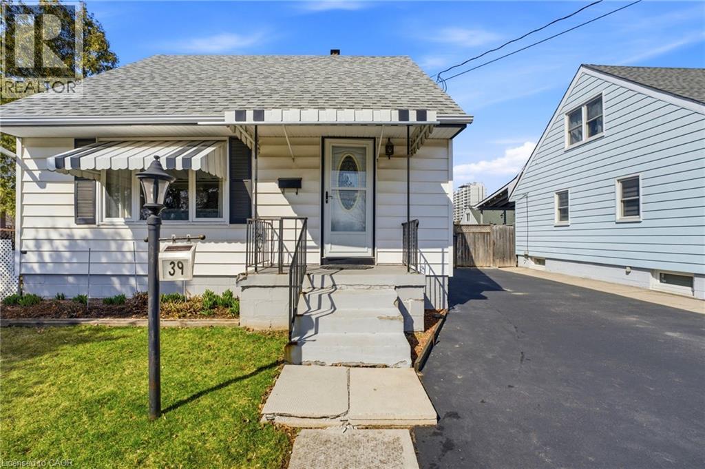 39 Eastwood Street, Hamilton, Ontario  L8H 6R6 - Photo 3 - 40815747