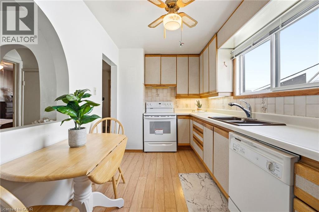 39 Eastwood Street, Hamilton, Ontario  L8H 6R6 - Photo 11 - 40815747