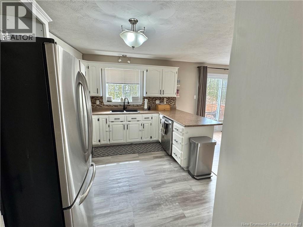 33 Lansdown Avenue, Oromocto, New Brunswick  E2V 4J7 - Photo 14 - NB136007