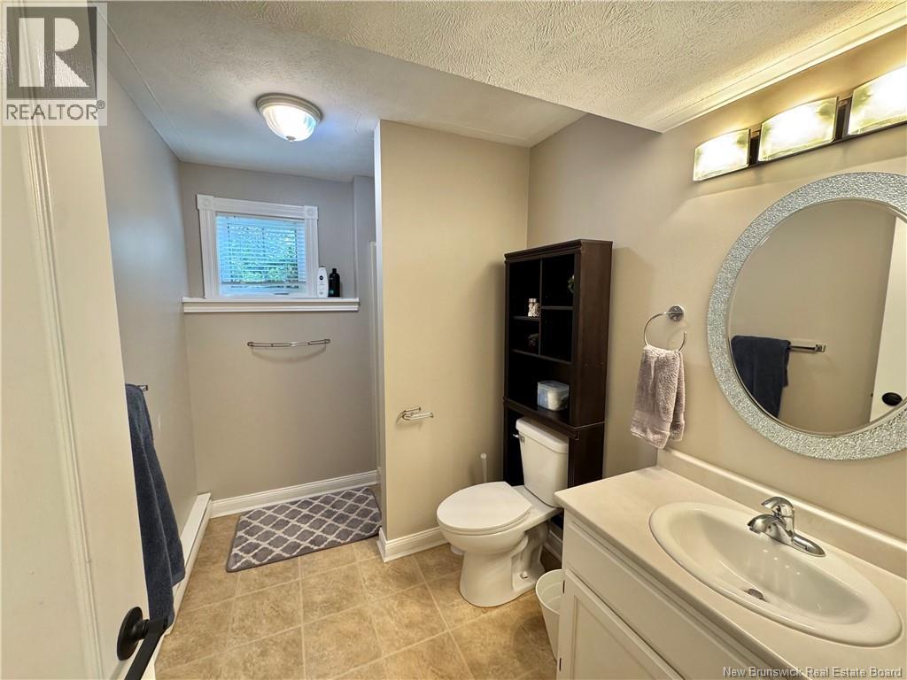 33 Lansdown Avenue, Oromocto, New Brunswick  E2V 4J7 - Photo 38 - NB136007