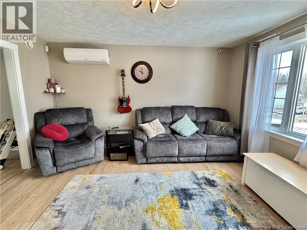 33 Lansdown Avenue, Oromocto, New Brunswick  E2V 4J7 - Photo 6 - NB136007