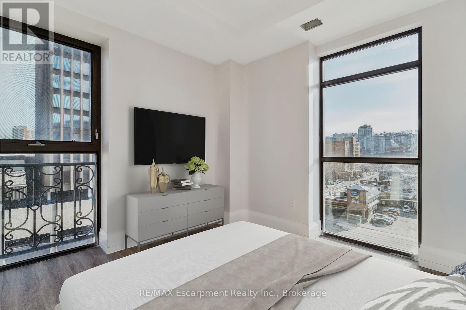 618 - 118 King Street E, Hamilton, Ontario  L8N 0A9 - Photo 13 - X12942850