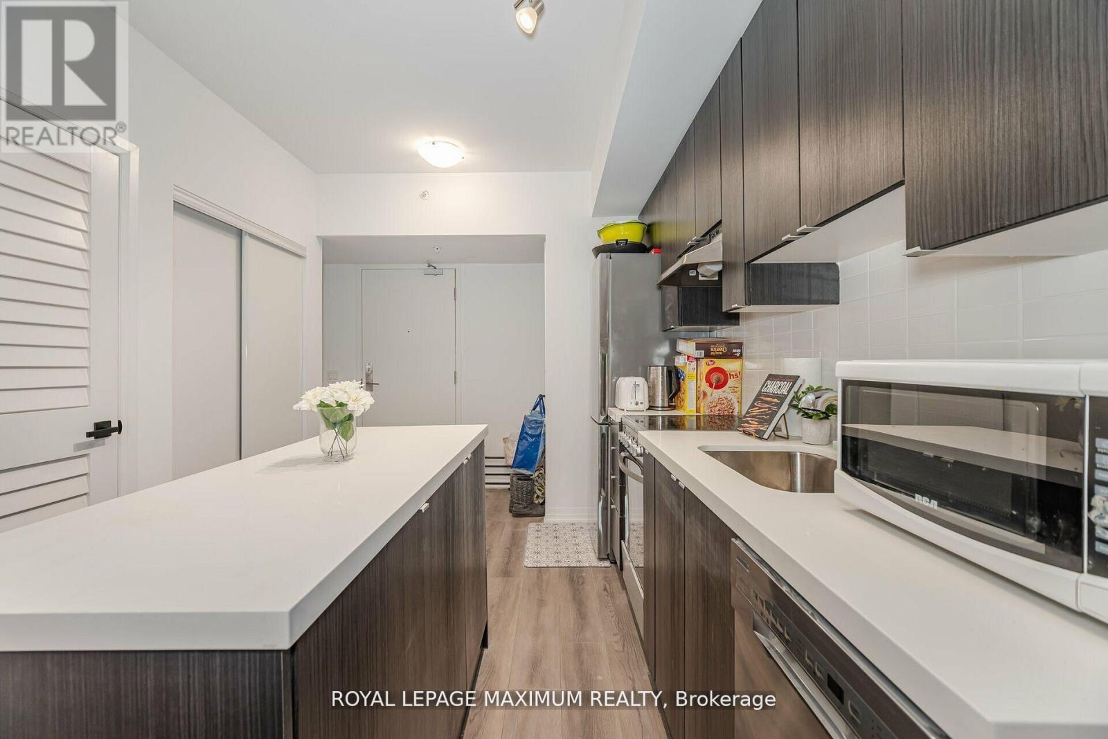 308 - 408 Browns Line, Toronto, Ontario  M9W 3T9 - Photo 10 - W12940662