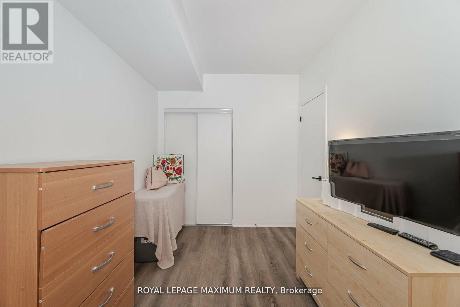 308 - 408 Browns Line, Toronto, Ontario  M9W 3T9 - Photo 17 - W12940662