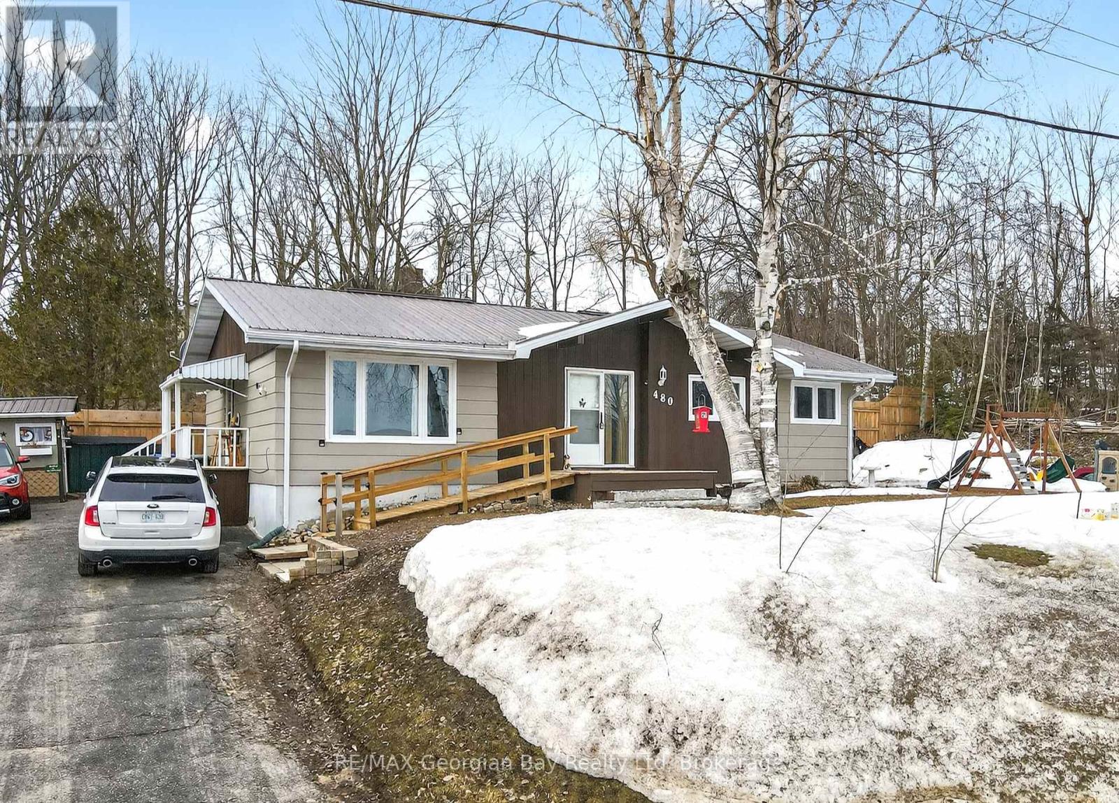 480 Broderick Street, Tay, Ontario  L0K 1R0 - Photo 1 - S12942832