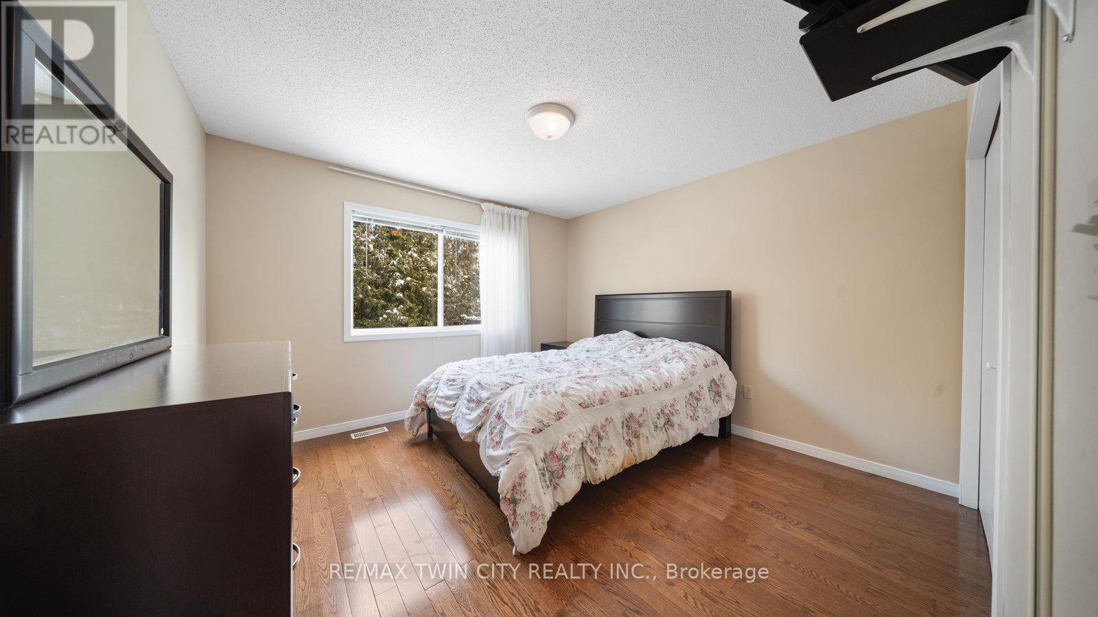 38 Sinclair Street, Guelph, Ontario  N1L 1R8 - Photo 12 - X12633366