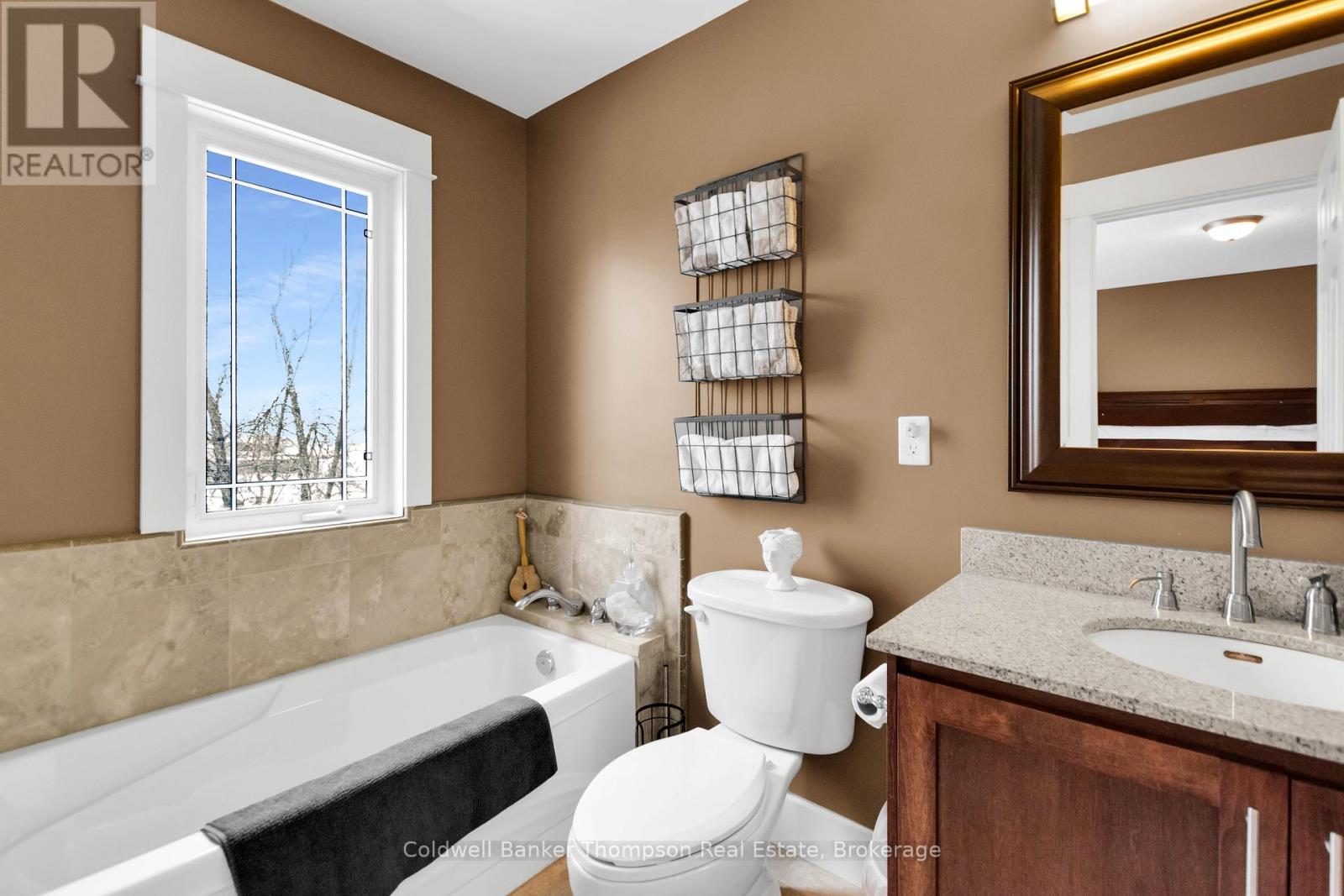 2 - 23 Winona Drive, Huntsville, Ontario  P1H 1L9 - Photo 23 - X12942920