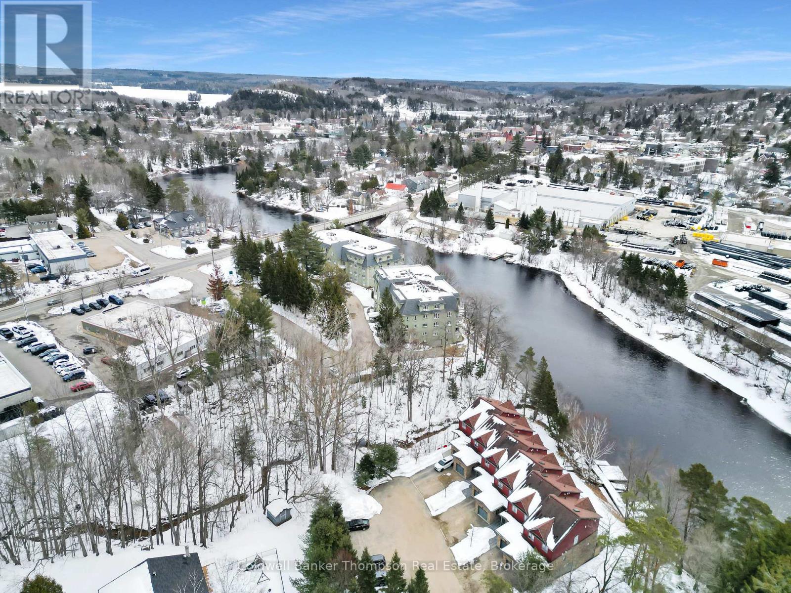 2 - 23 Winona Drive, Huntsville, Ontario  P1H 1L9 - Photo 3 - X12942920