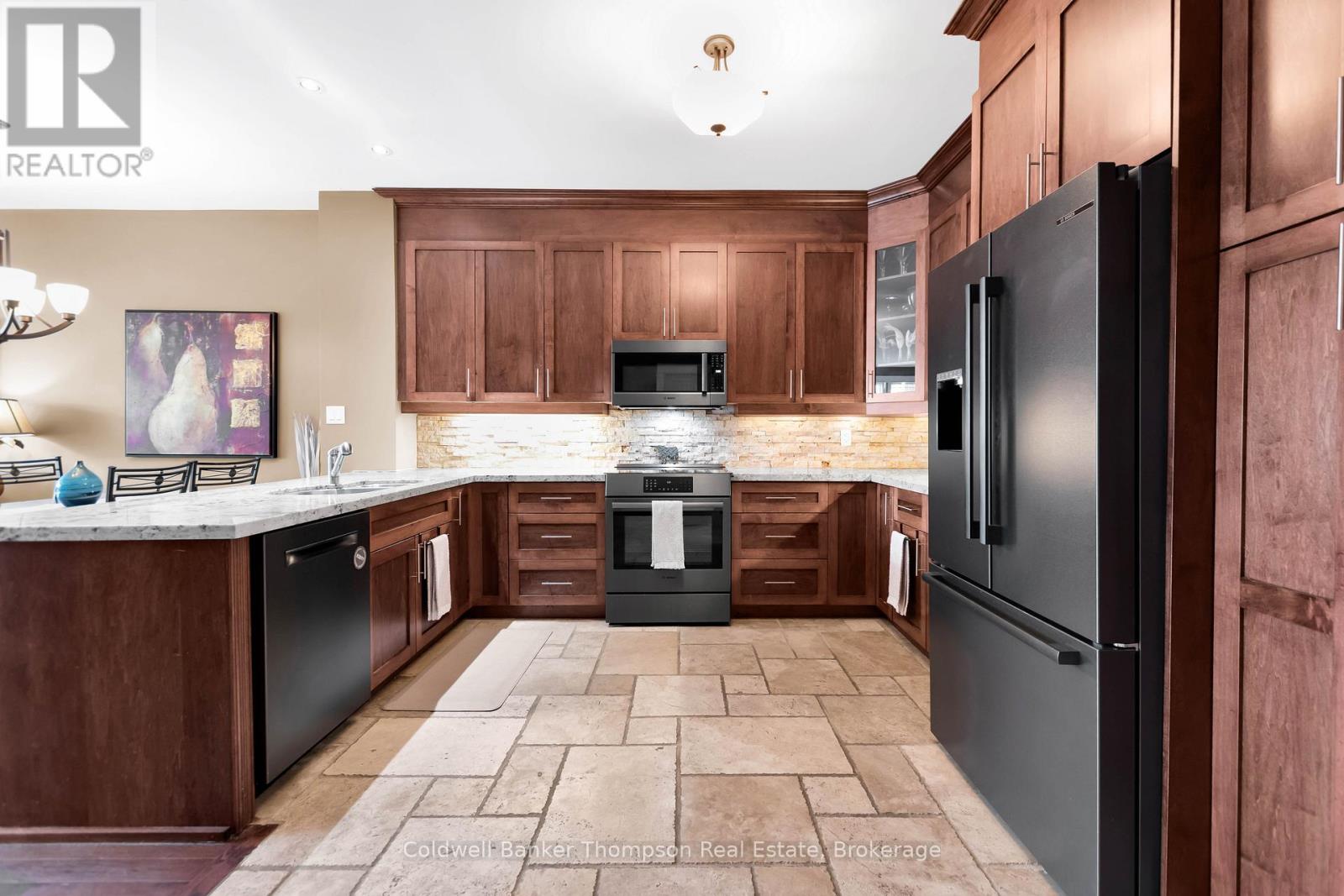 2 - 23 Winona Drive, Huntsville, Ontario  P1H 1L9 - Photo 8 - X12942920