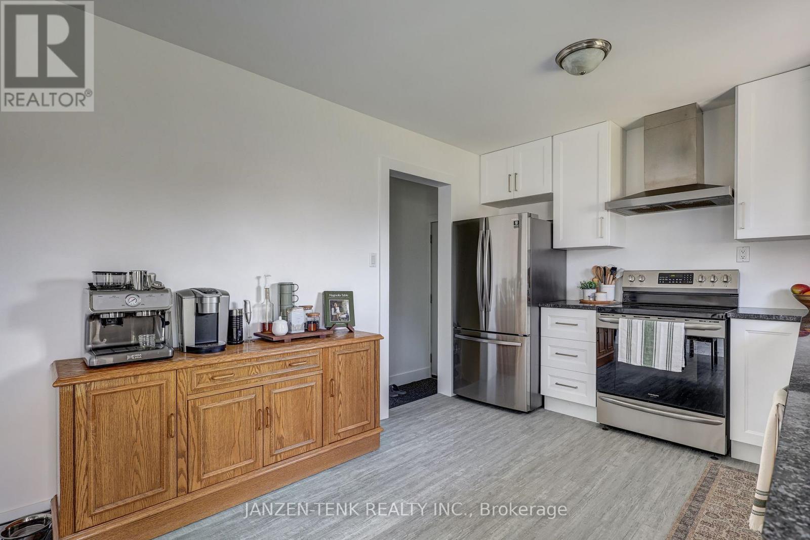 Photo 31 of 46 for 24 Centennial Avenue