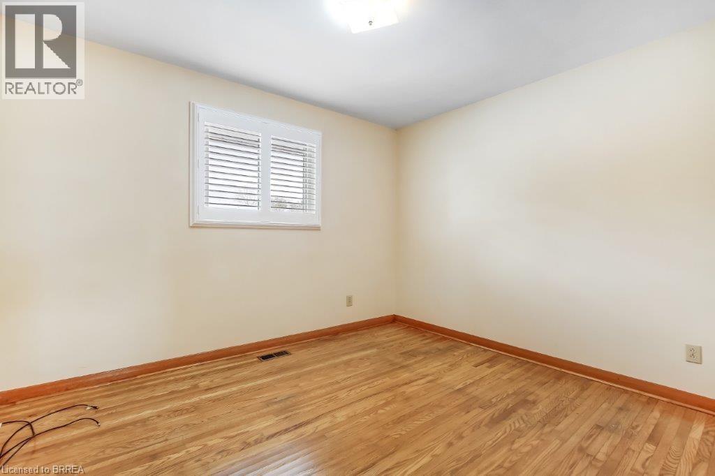 8 Waddington Street, Brantford, Ontario  N3R 2R1 - Photo 11 - 40786974