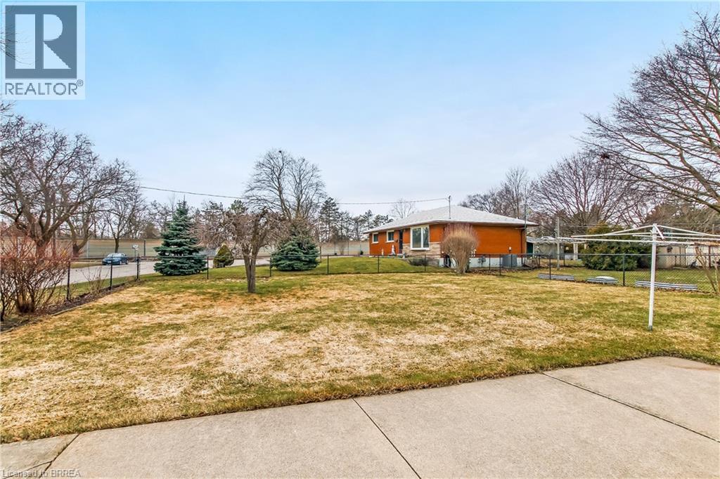 8 Waddington Street, Brantford, Ontario  N3R 2R1 - Photo 22 - 40786974