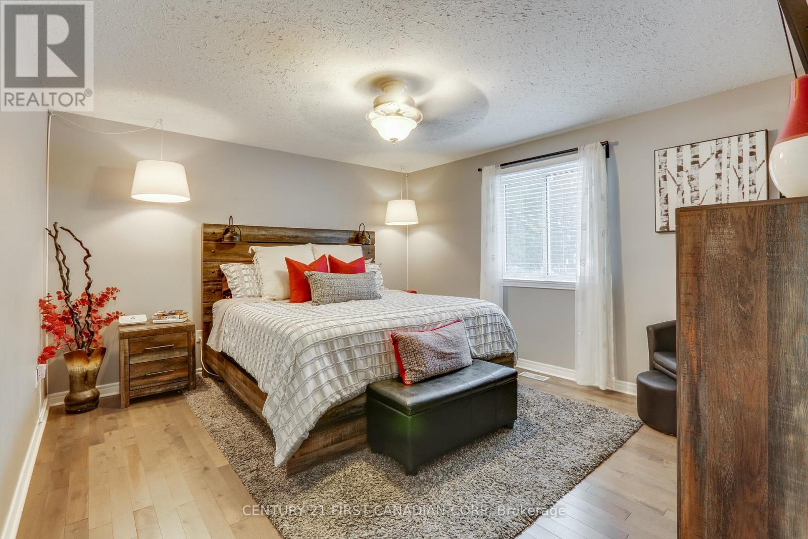 16916 Evelyn Drive, Thames Centre, Ontario  N0M 2P0 - Photo 12 - X12942888