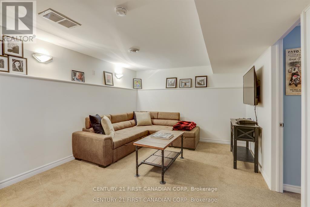 16916 Evelyn Drive, Thames Centre, Ontario  N0M 2P0 - Photo 18 - X12942888