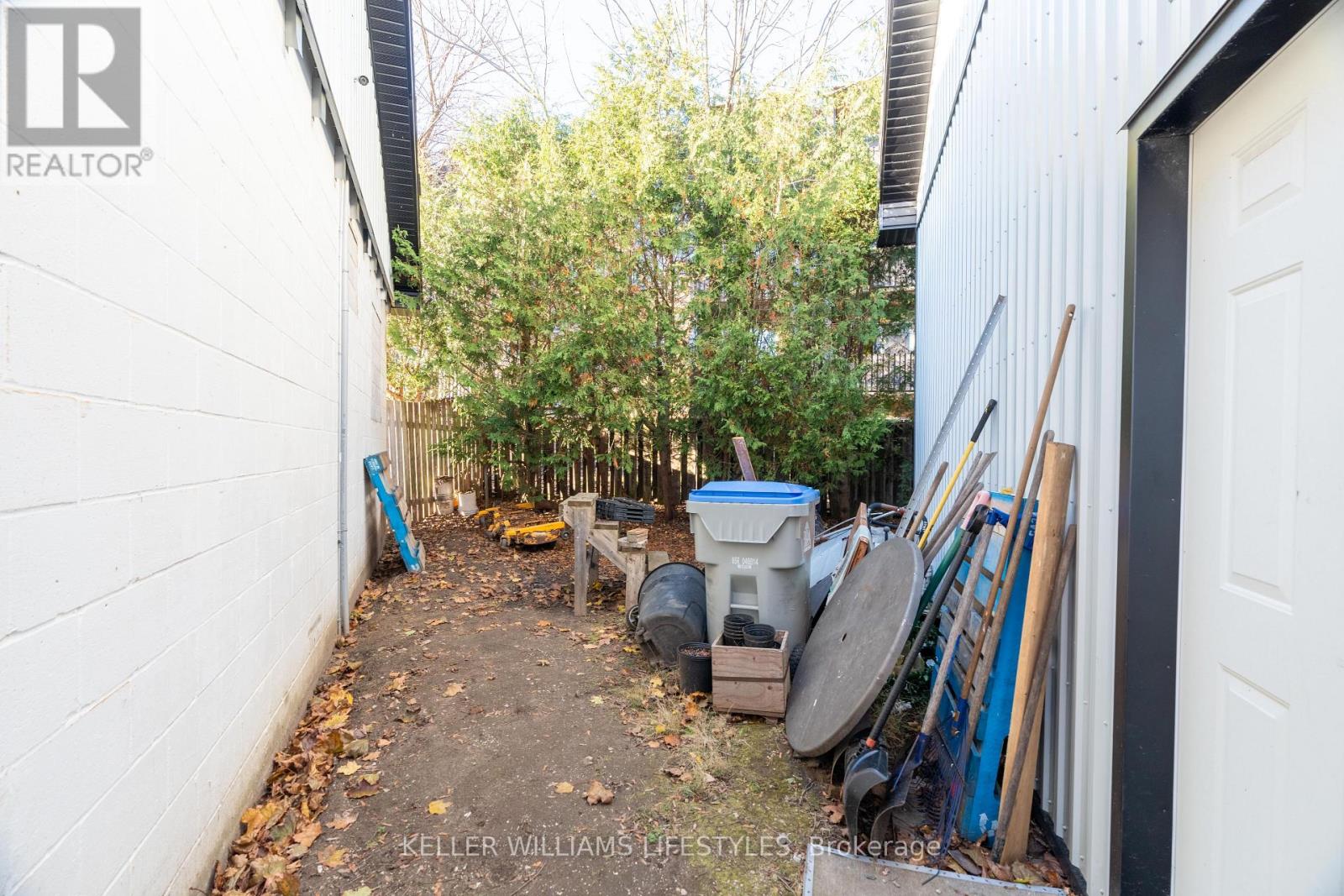 281 Metcalfe Street W, Strathroy-Caradoc, Ontario  N7G 1N4 - Photo 10 - X12942906