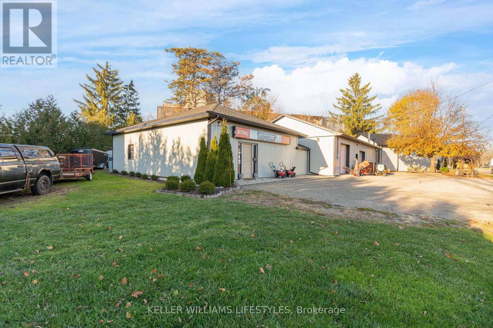 281 Metcalfe Street W, Strathroy-Caradoc, Ontario  N7G 1N4 - Photo 2 - X12942906