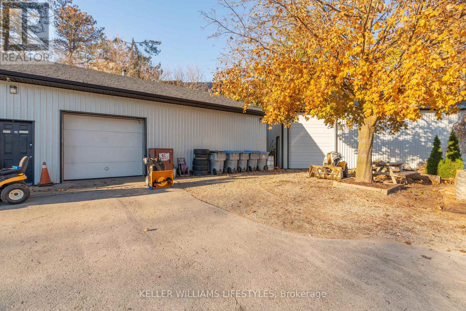 281 Metcalfe Street W, Strathroy-Caradoc, Ontario  N7G 1N4 - Photo 5 - X12942906