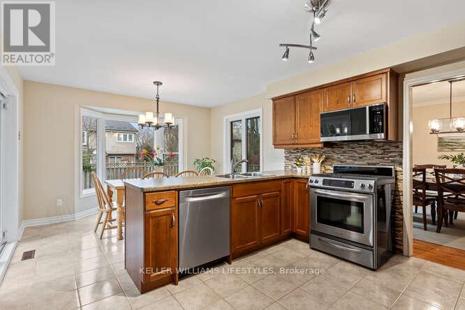 31 Mountainview Crescent, London South, Ontario  N6J 4M5 - Photo 12 - X12942974