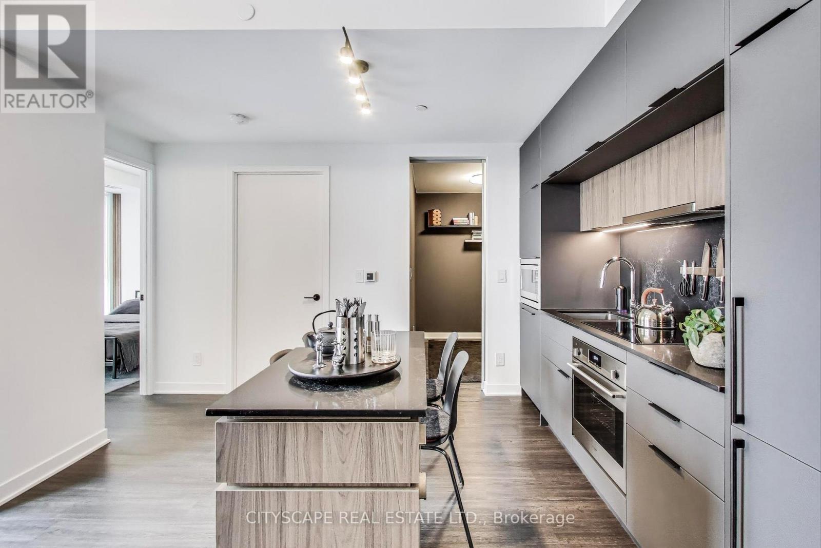 1210 - 185 Alberta Avenue, Toronto, Ontario  M6C 0A5 - Photo 12 - C12942858