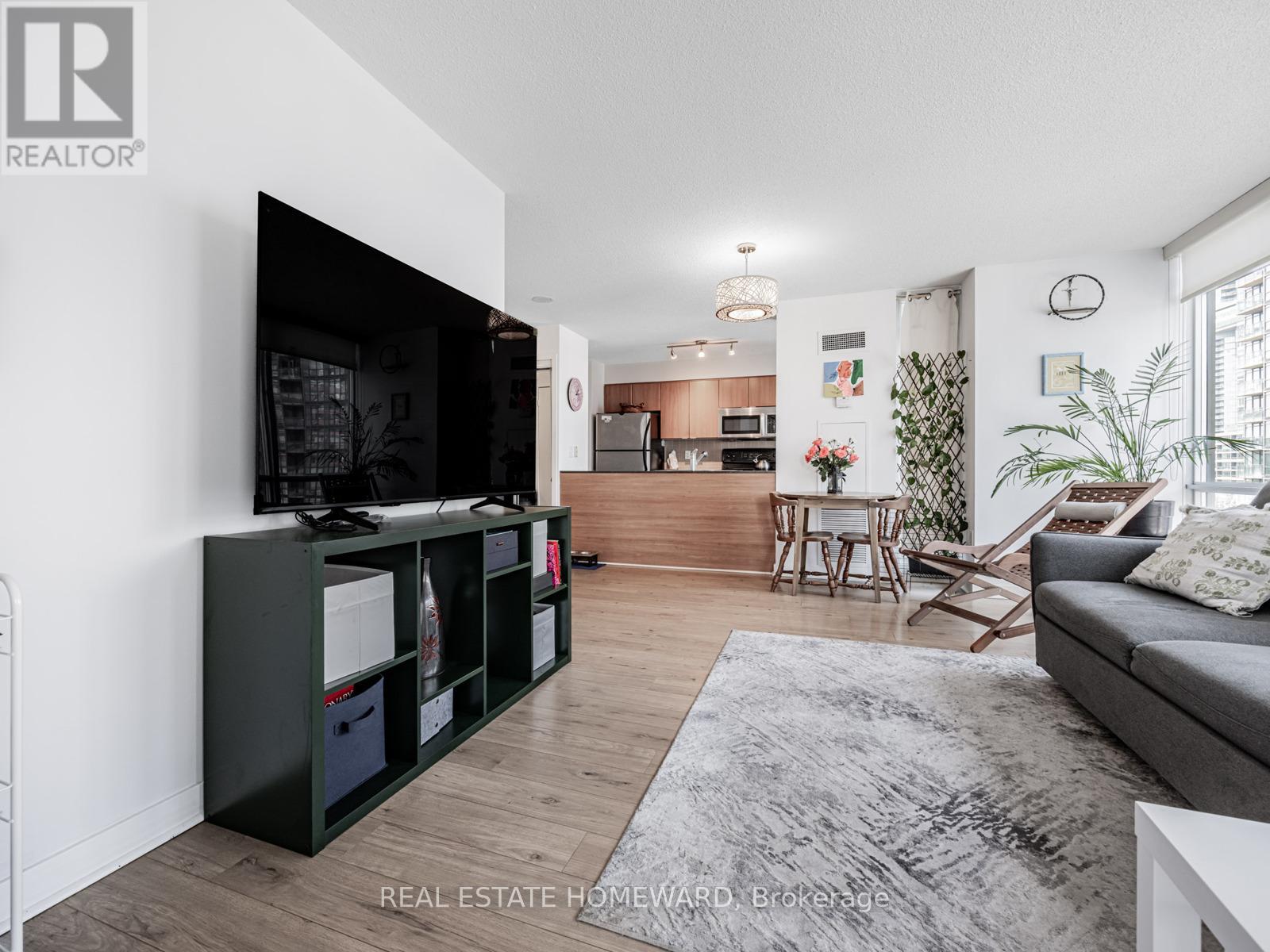 906 - 11 Brunel Court, Toronto, Ontario  M5V 3Y3 - Photo 7 - C12942934