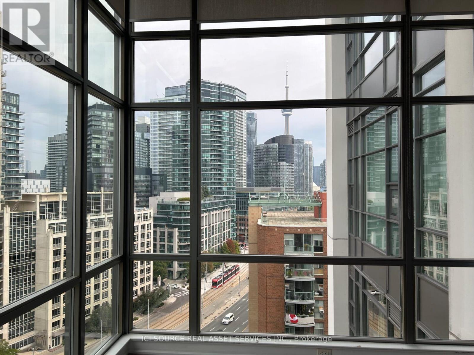 1017 - 637 Lake Shore Boulevard W, Toronto, Ontario  M5V 3J6 - Photo 2 - C12942950