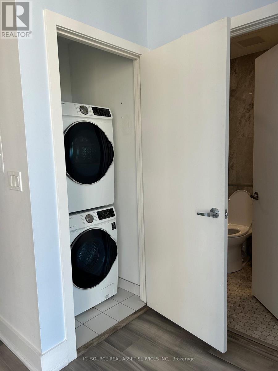 1017 - 637 Lake Shore Boulevard W, Toronto, Ontario  M5V 3J6 - Photo 5 - C12942950