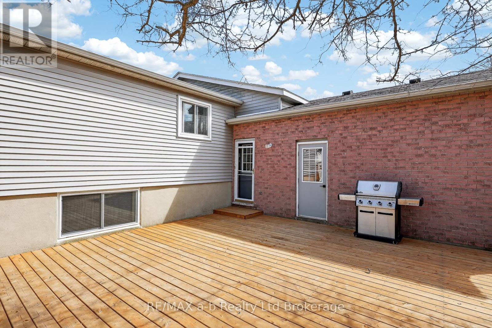 249 Arris Crescent, West Perth, Ontario  N0K 1N0 - Photo 35 - X12921734