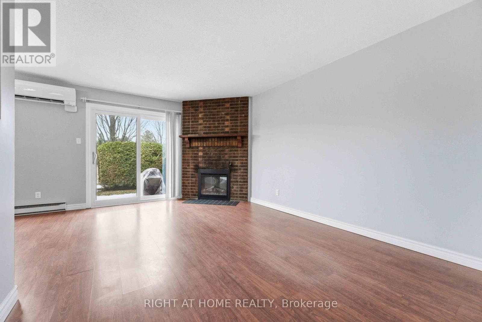 4 Chisholm Court, Ottawa, Ontario  K2K 1E2 - Photo 6 - X12942944