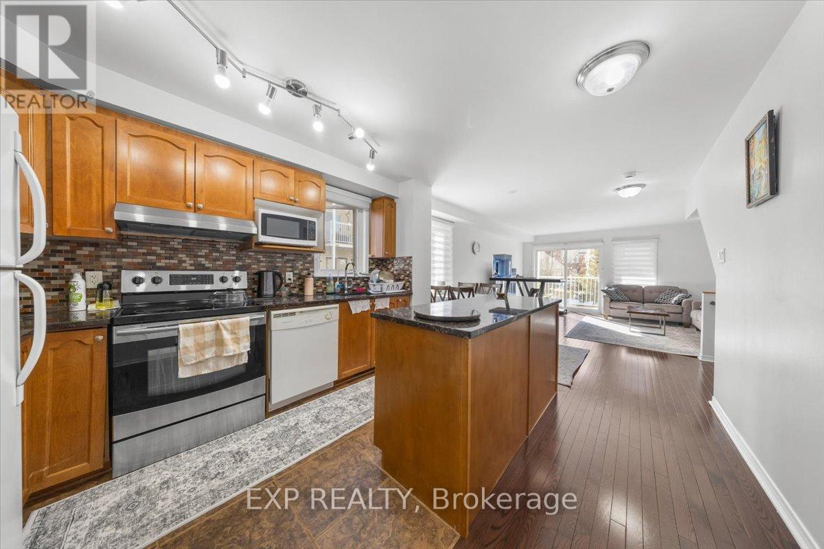 528 Reardon Private, Ottawa, Ontario  K1V 2L1 - Photo 4 - X12942970