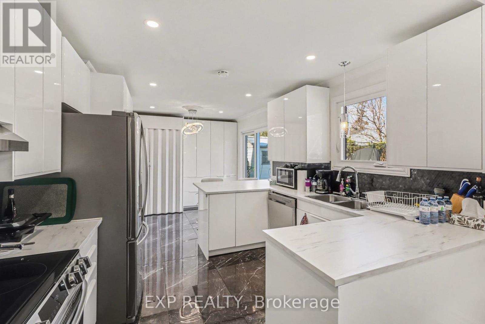 2332 Ogilvie Road, Ottawa, Ontario  K1J 7N6 - Photo 13 - X12942988