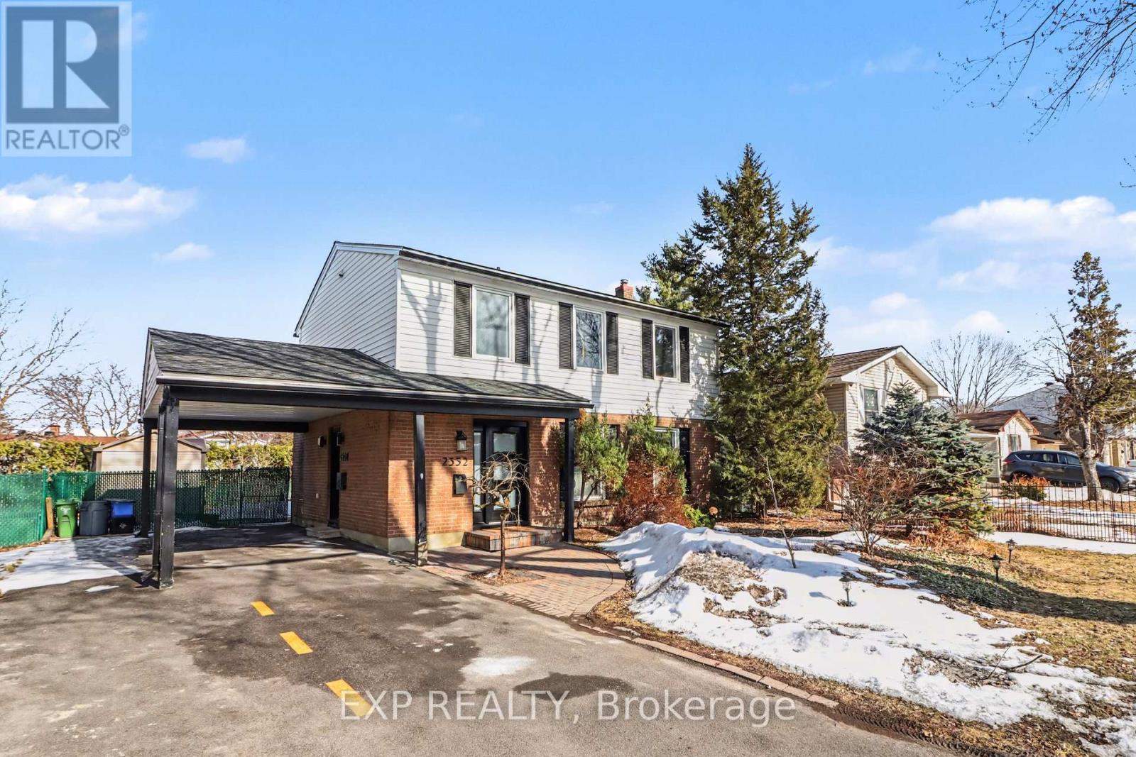 2332 Ogilvie Road, Ottawa, Ontario  K1J 7N6 - Photo 2 - X12942988