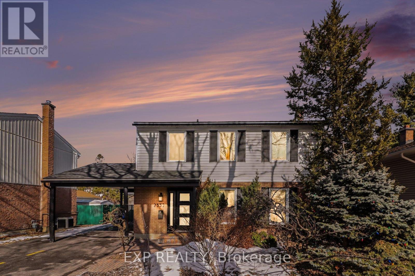 2332 Ogilvie Road, Ottawa, Ontario  K1J 7N6 - Photo 3 - X12942988