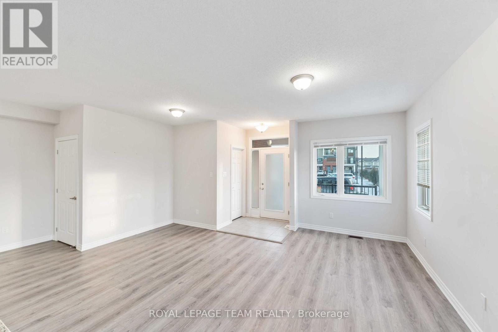 140 Walleye Private, Ottawa, Ontario  K2J 6R2 - Photo 11 - X12943026