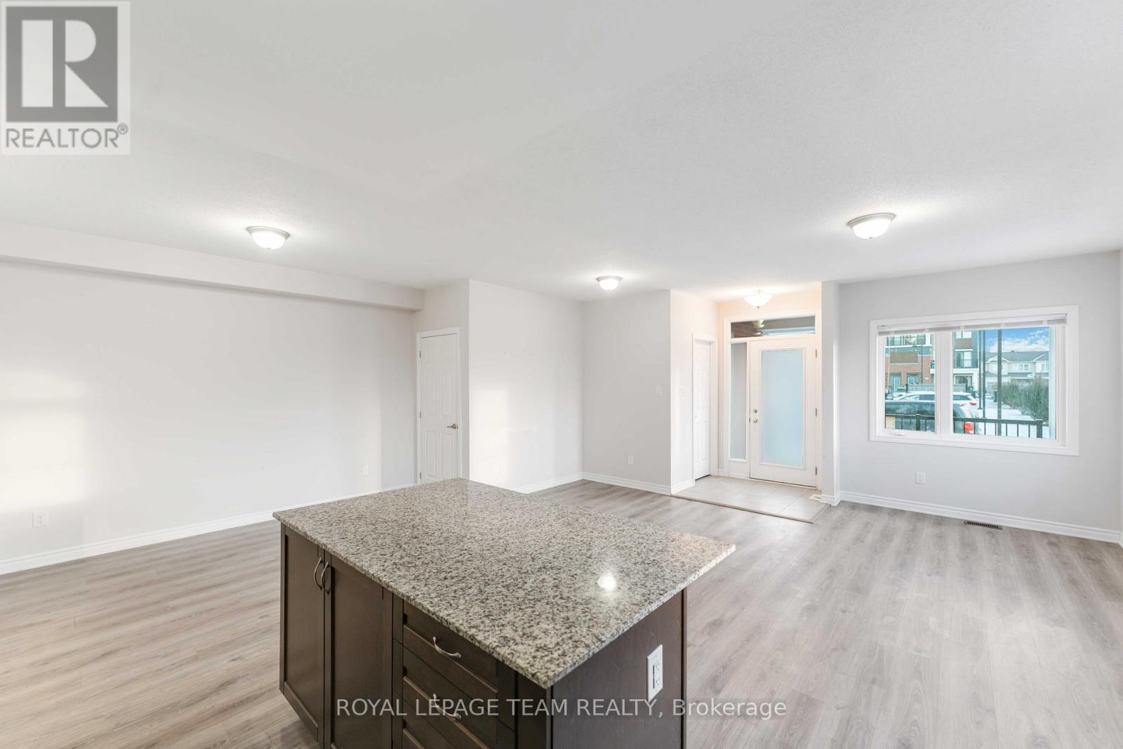 140 Walleye Private, Ottawa, Ontario  K2J 6R2 - Photo 12 - X12943026