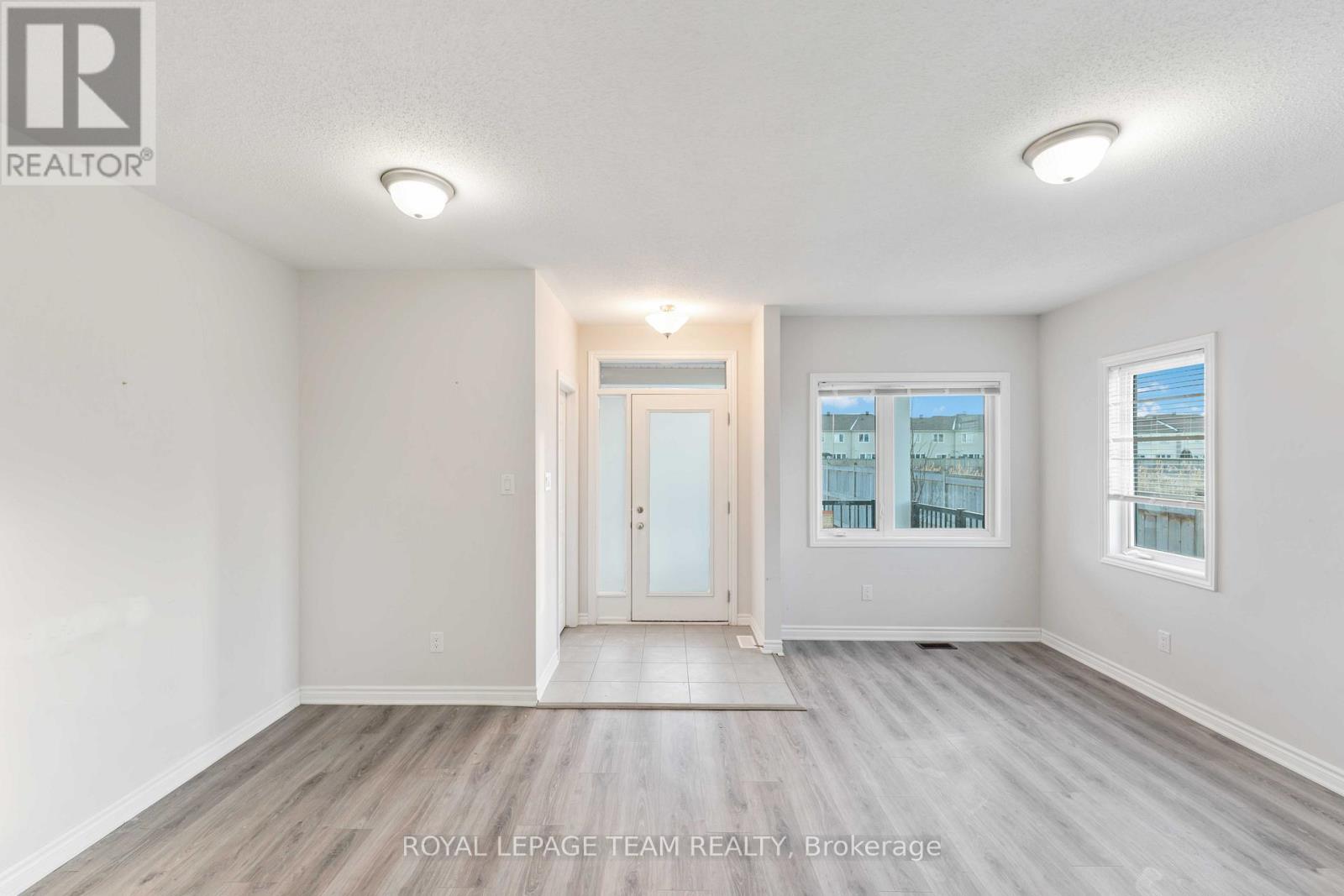 140 Walleye Private, Ottawa, Ontario  K2J 6R2 - Photo 4 - X12943026