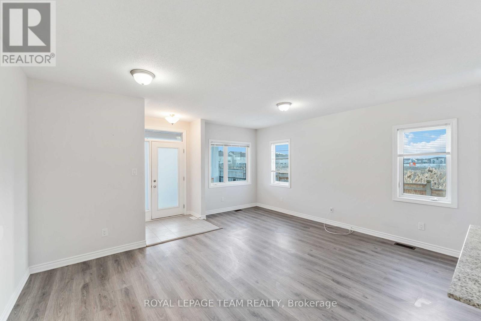 140 Walleye Private, Ottawa, Ontario  K2J 6R2 - Photo 5 - X12943026